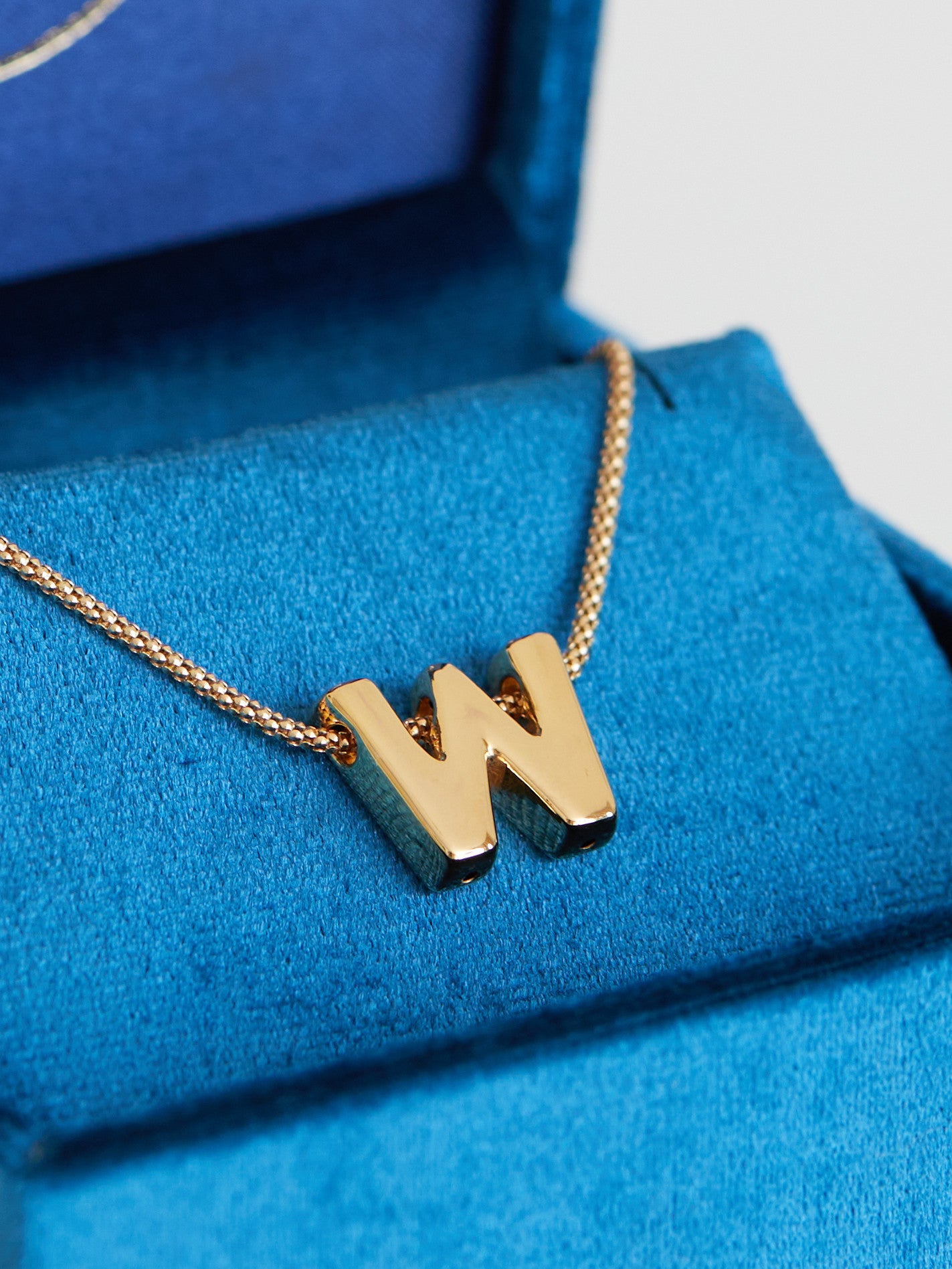 FARO Lettera “W” in Oro per Collane e Bracciali