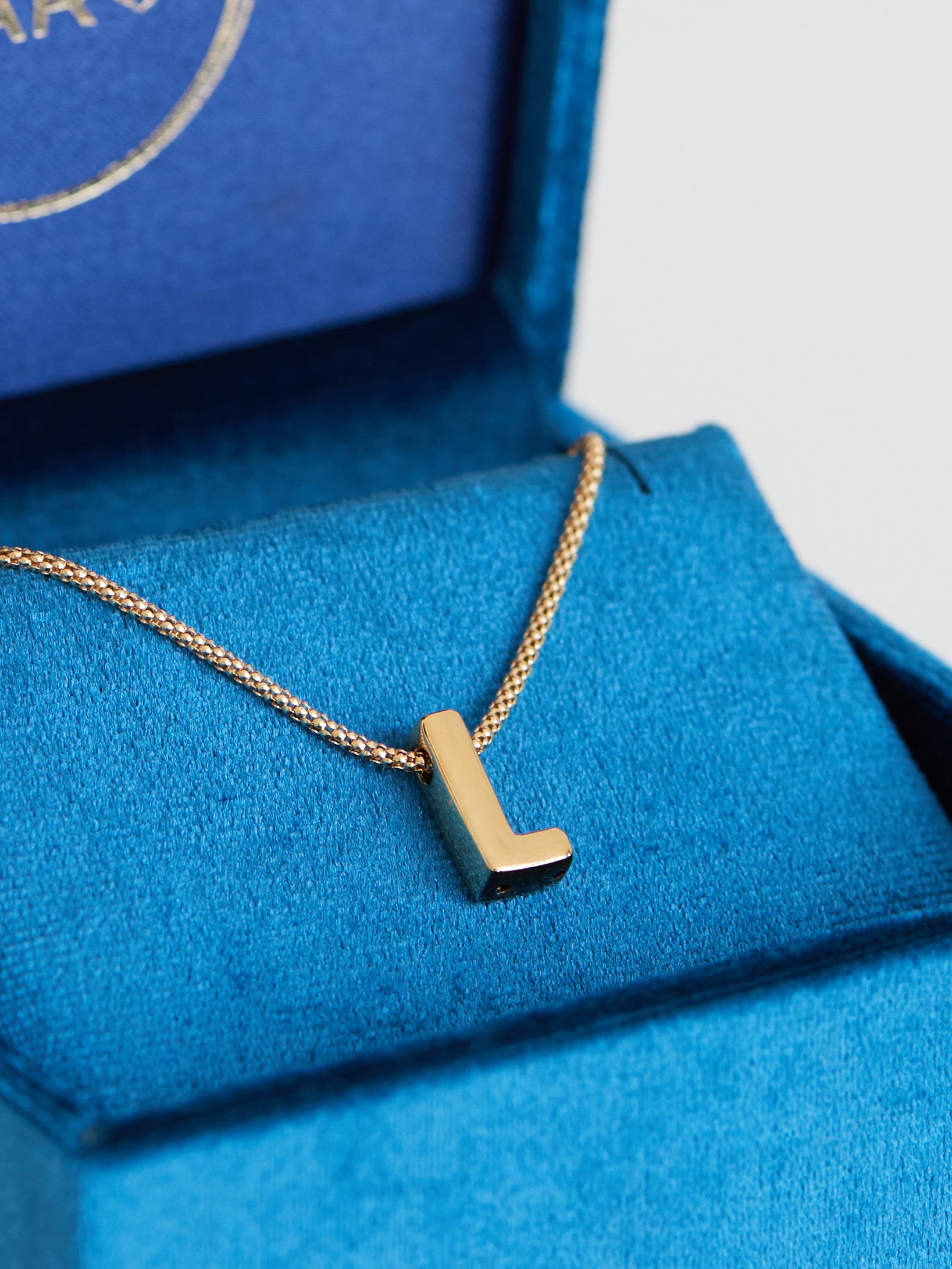 FARO Gold Letter “L” for Necklaces and Bracelets