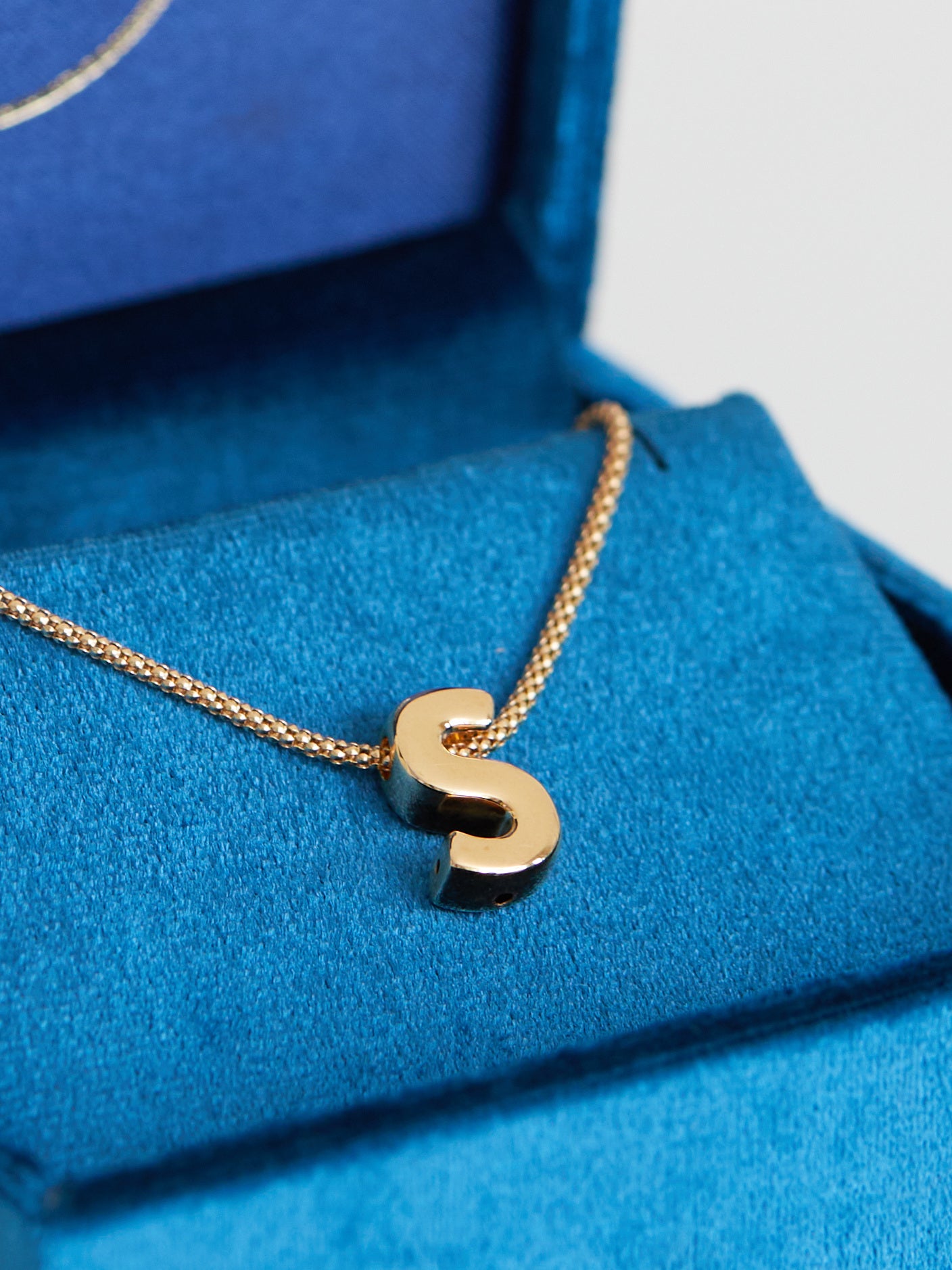 FARO Gold Letter “S” for Necklaces and Bracelets