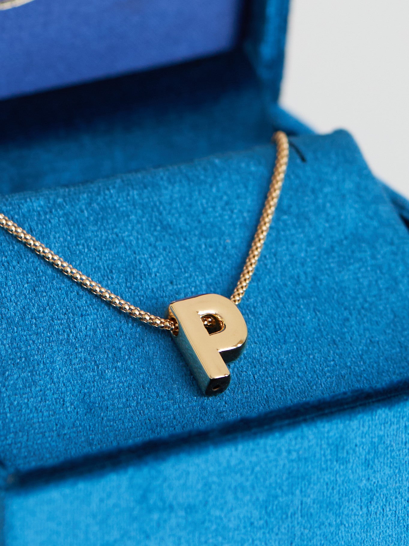 FARO Gold Letter “P” for Necklaces and Bracelets